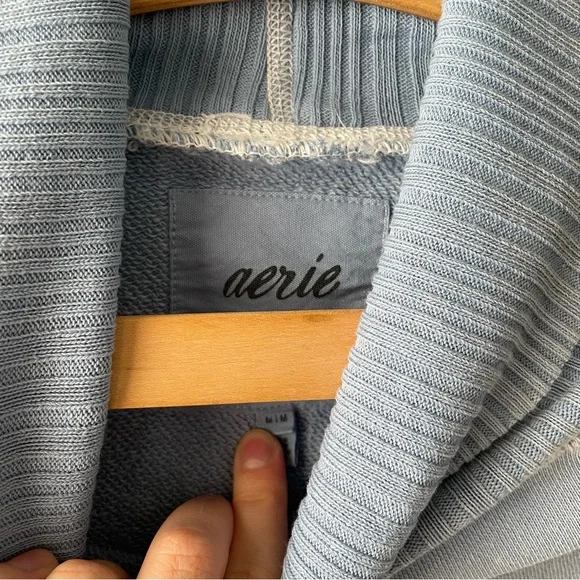 Aerie | New Heights Crop Turtleneck Sweatshirt Blue Cloud Wash - Picture 4 of 6